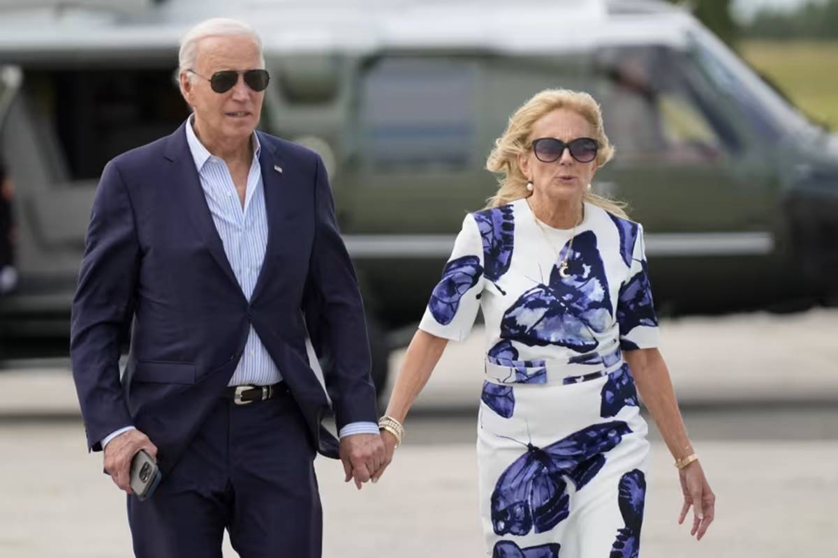 Gathered at Camp David, Biden's family tells him to stay in the presidential race and keep fighting